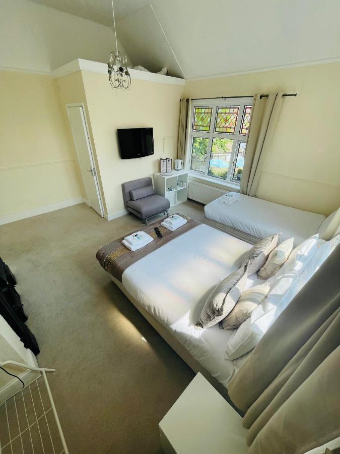 Bed and Breakfast The Six Bells Rochester  Exterior foto